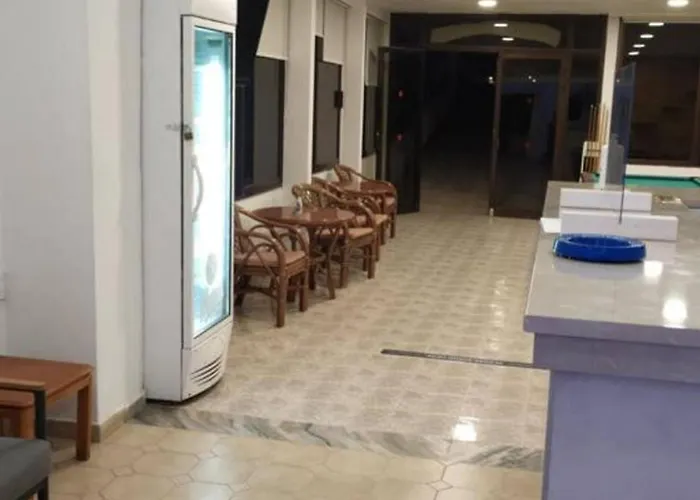 Butterfly Studios, מלון דירות פליראקי