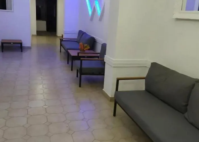 מלון דירות Butterfly Studios, פליראקי