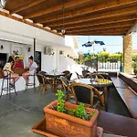 Butterfly Studios, Aparthotel