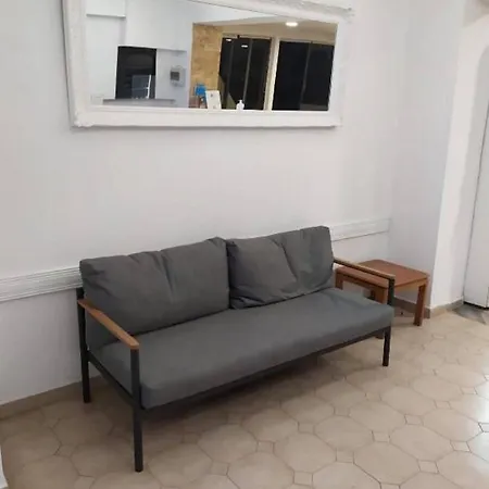 Butterfly Studios, Hotel de apartamente