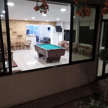 Butterfly Studios, Hotel de apartamente 3*