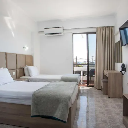 Butterfly Studios, Ξενοδοχείο με διαμερίσματα