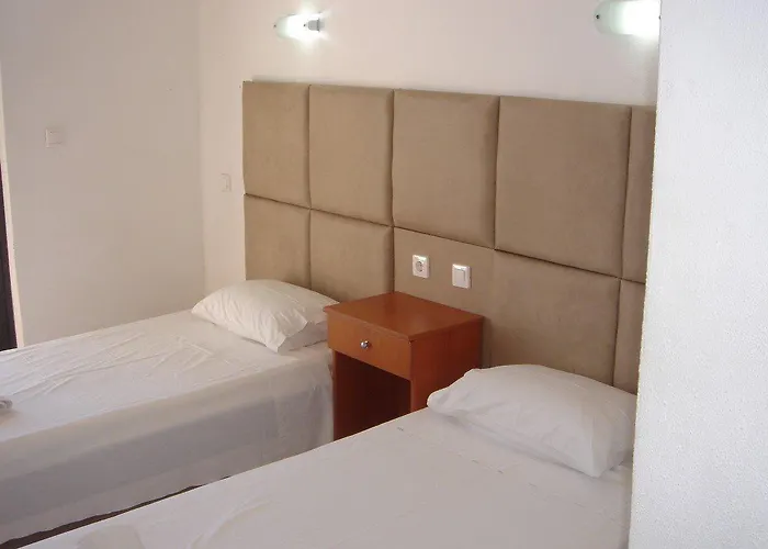 Butterfly Studios, 3*