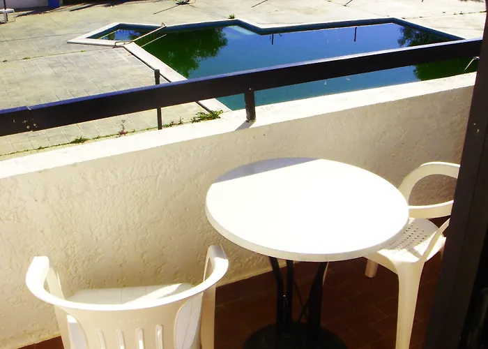 Butterfly Studios, 3* Φαληράκι