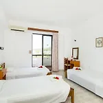 Butterfly Studios, Апарт-отель 3*