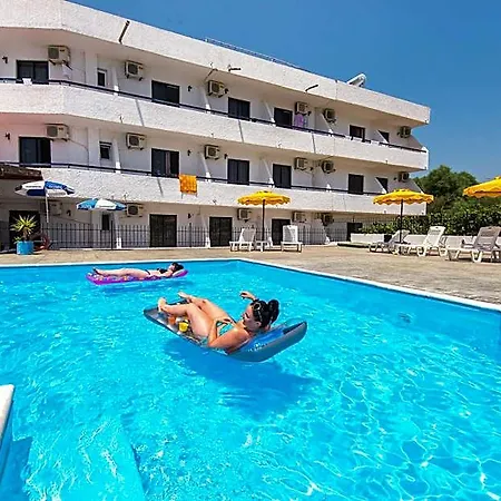 Butterfly Studios, Aparthotel 3*