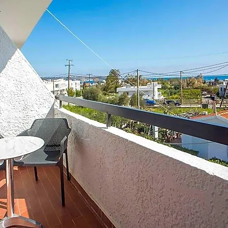 Butterfly Studios, Aparthotel 3*