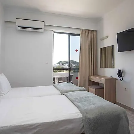 Butterfly Studios, Aparthotel 3*