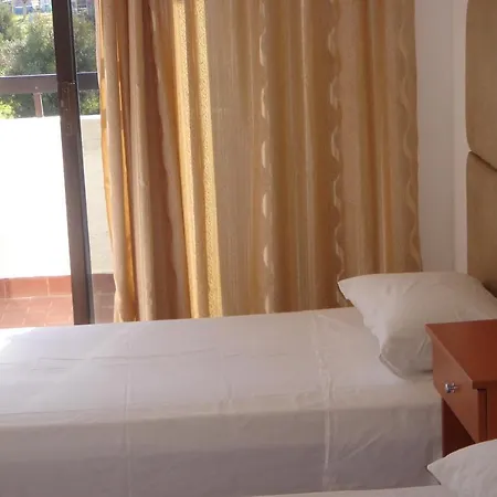 Aparthotel Butterfly Studios,