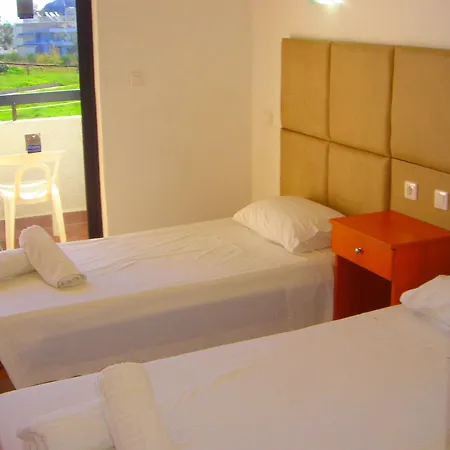 아파트호텔 Butterfly Studios, 3*