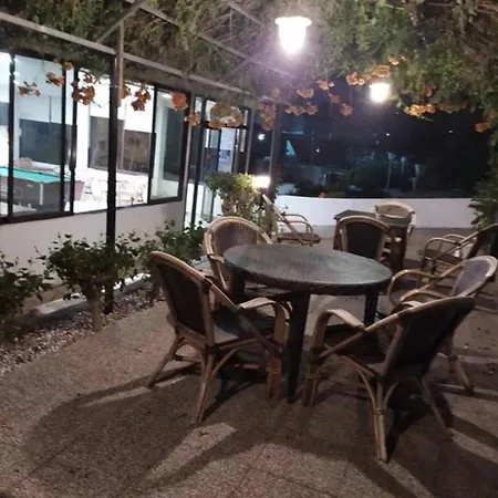 Butterfly Studios, Ξενοδοχείο με διαμερίσματα
