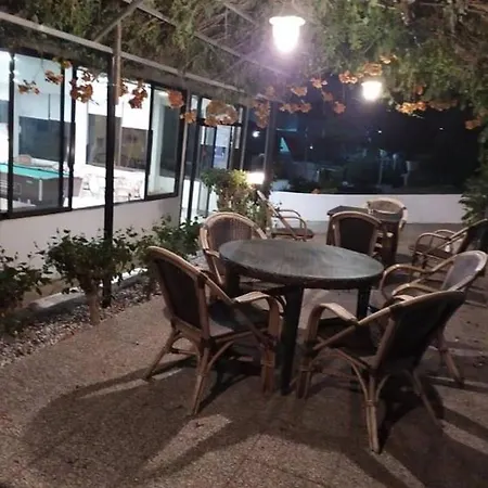 Butterfly Studios, Aparthotel