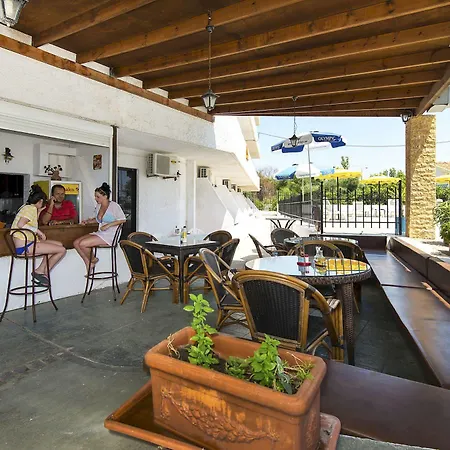 Butterfly Studios, Aparthotel