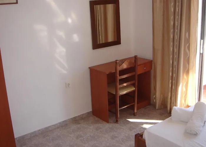 Butterfly Studios, Lägenhetshotell Faliraki